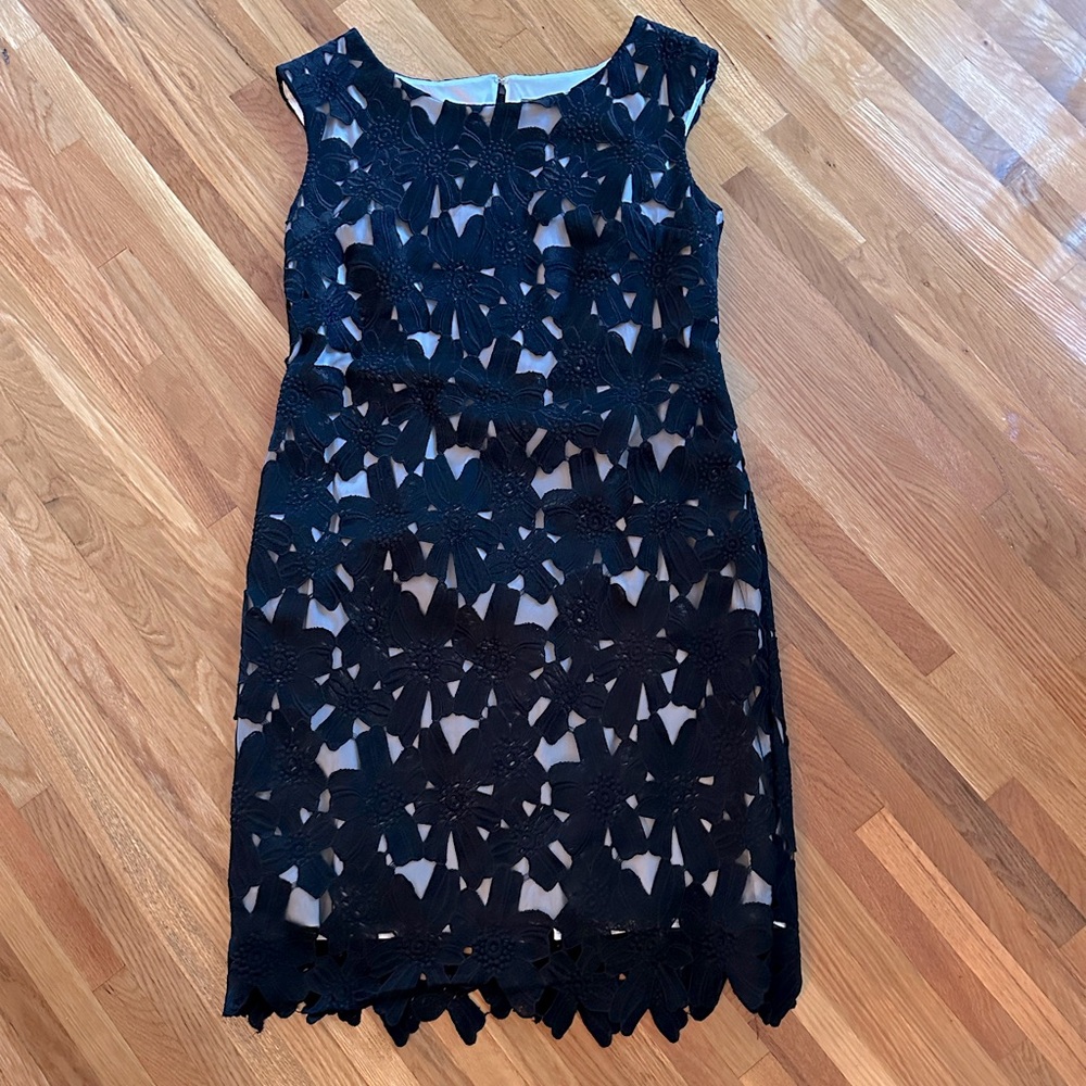 Vera Wang Women’s black dress with white lining. Size 14